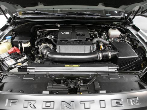 Used 2022 Nissan Frontier PRO-4X AWD/4WD image 32