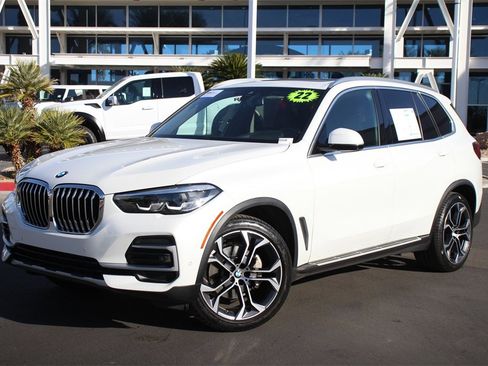 Used 2022 BMW X5 xDrive40i w/ Premium Package image 1
