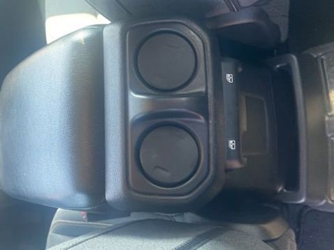 Used 2024 Jeep Wrangler Unlimited image 13