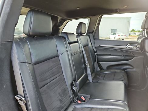 Used 2019 Jeep Grand Cherokee Altitude RWD image 19