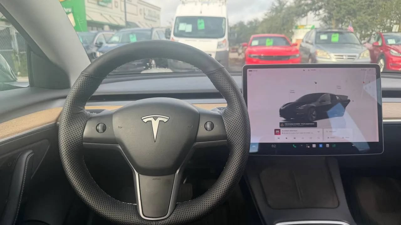 Used 2022 Tesla Model 3 RWD image 7