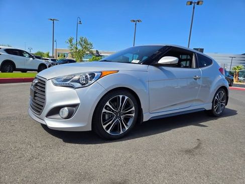 Used 2016 Hyundai Veloster Turbo w/ Option Group 04 FWD image 2