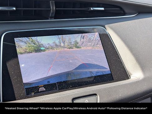 Used 2023 Cadillac XT4 Luxury w/ Cold Weather Package AWD/4WD image 8