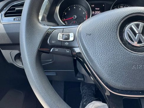 Used 2020 Volkswagen Tiguan S FWD image 28