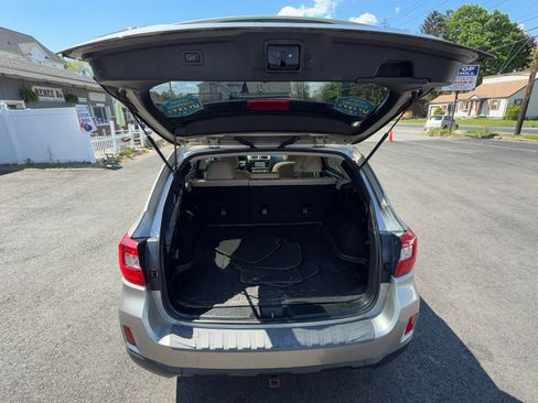 Used 2016 Subaru Outback 3.6R Limited AWD/4WD image 17