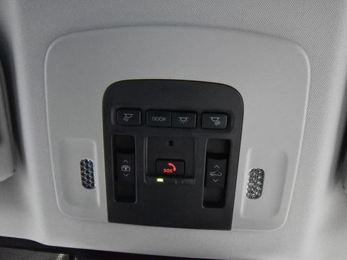 Used 2025 Toyota Camry XLE AWD/4WD image 20