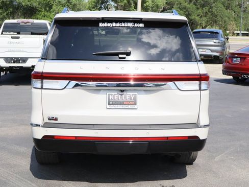 Used 2024 Lincoln Navigator Reserve image 8