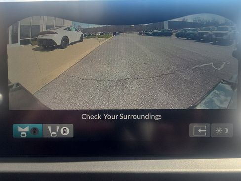 Used 2023 Honda Pilot Elite image 25