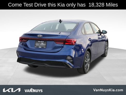 Used 2023 Kia Forte LXS w/ LXS Technology Package image 3