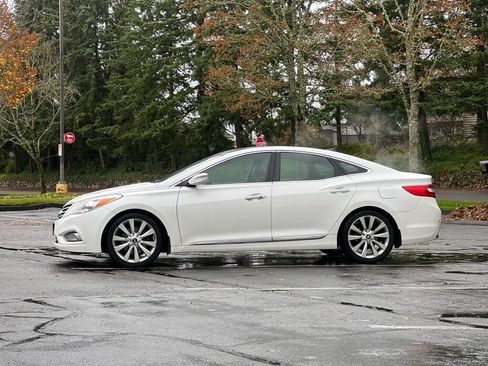 Used 2012 Hyundai Azera w/ Technology Pkg image 2
