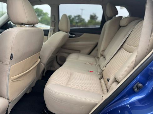 Used 2019 Nissan Rogue SV w/ Sun & Sound Touring Package FWD image 20