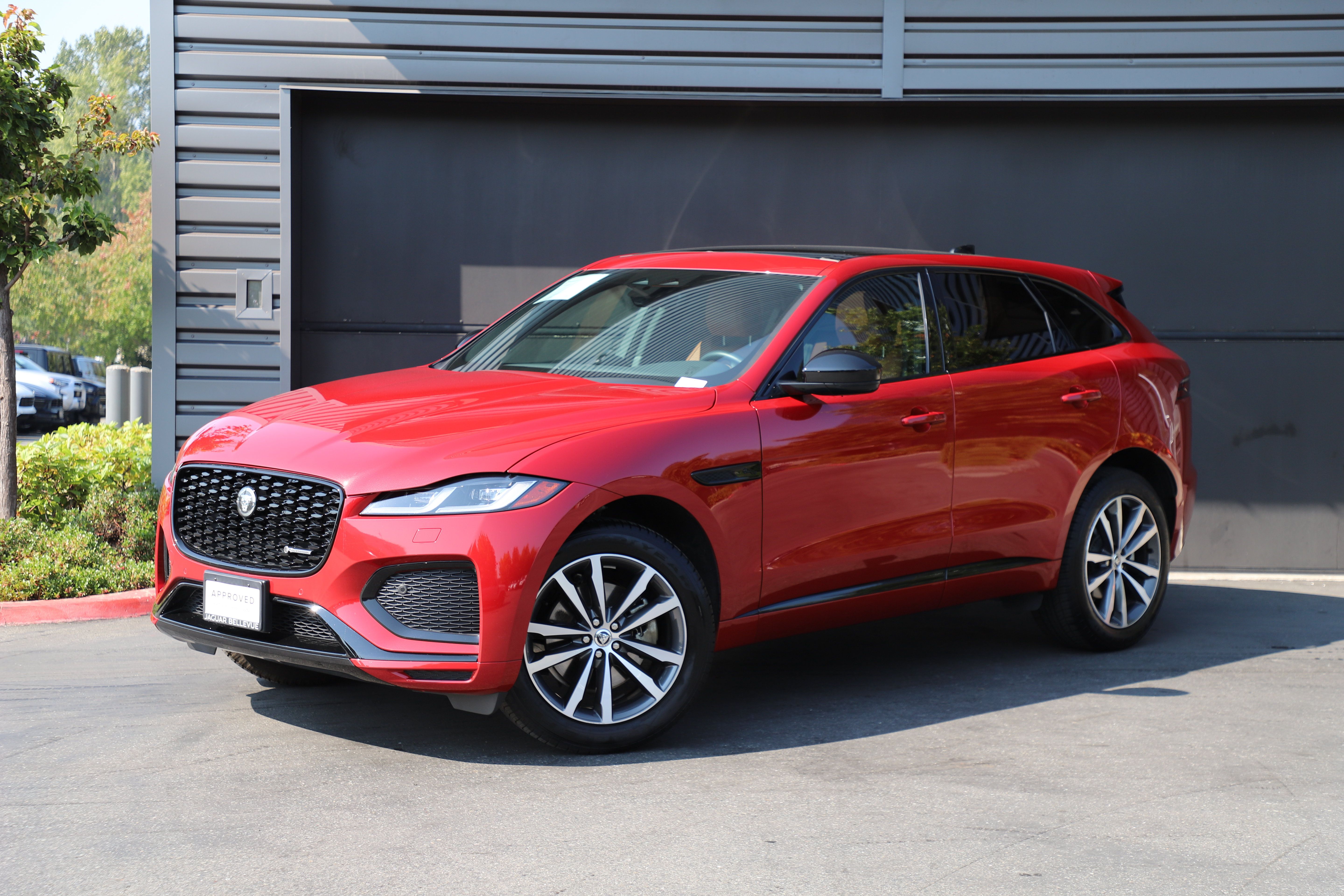 Certified 2025 Jaguar F-PACE R-Dynamic S AWD/4WD image 1