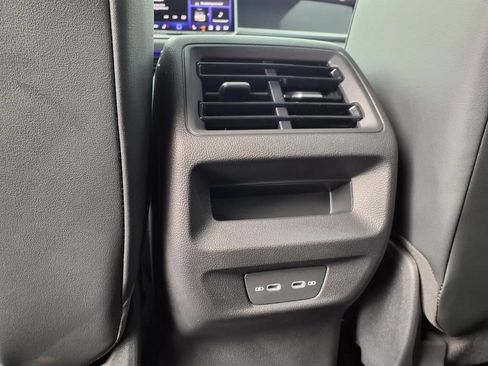 Used 2025 Volkswagen Tiguan SE R-Line AWD/4WD image 26
