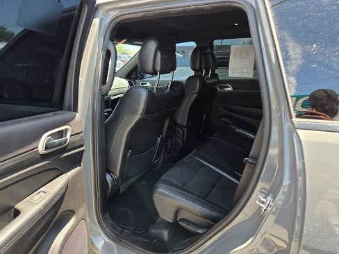 Used 2020 Jeep Grand Cherokee Altitude RWD image 16
