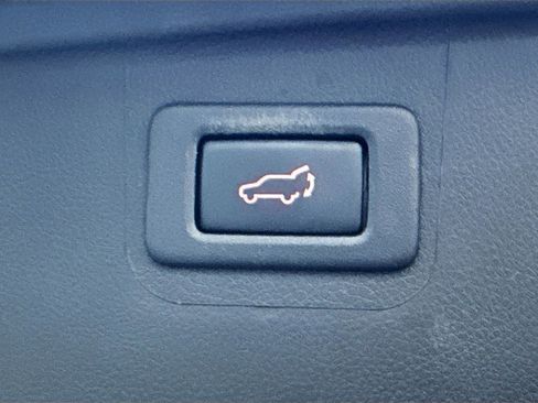 Used 2018 Subaru Outback 2.5i Limited image 34