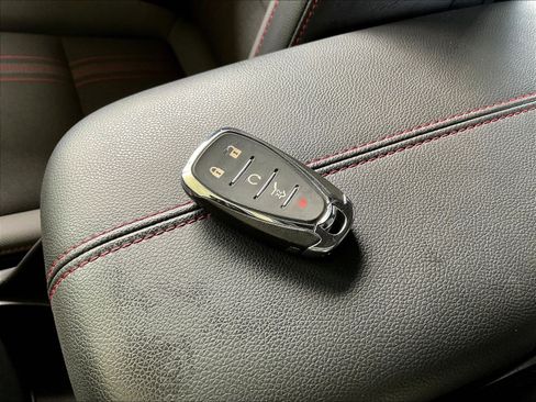 Used 2022 Chevrolet Equinox RS w/ Infotainment Package FWD image 33