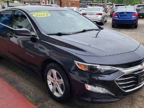 Used 2022 Chevrolet Malibu LT FWD image 3