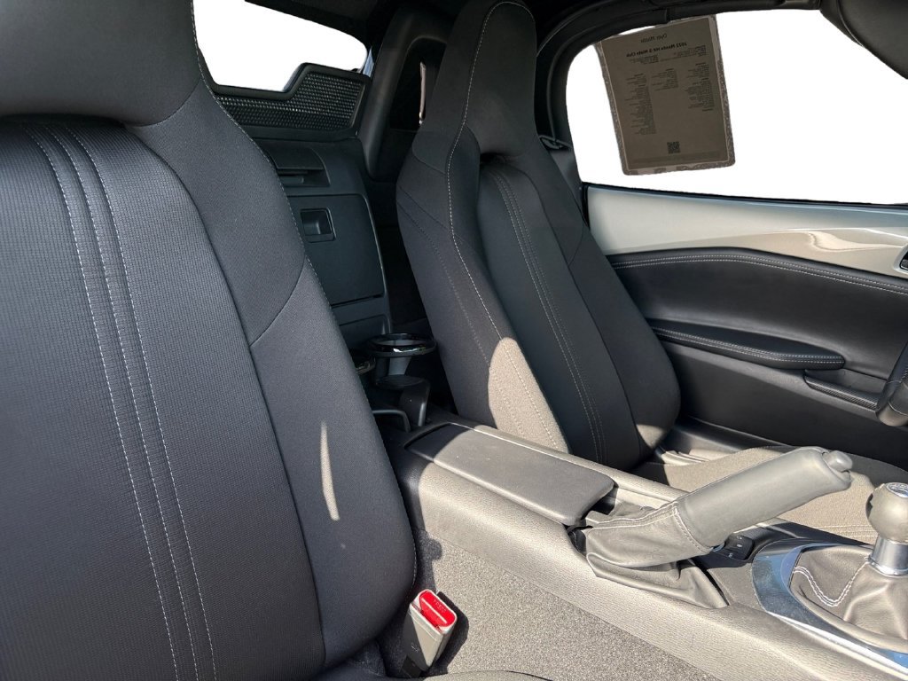 Certified 2022 MAZDA MX-5 Miata Club RWD image 17