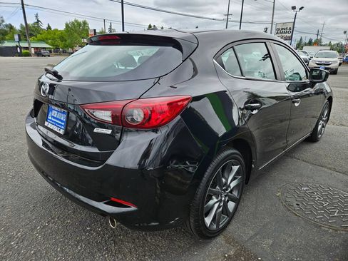 Used 2018 MAZDA MAZDA3 Touring FWD image 5