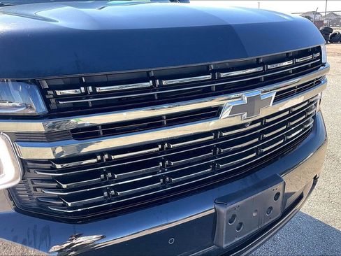 Used 2021 Chevrolet Suburban RST w/ Luxury Package AWD/4WD image 34