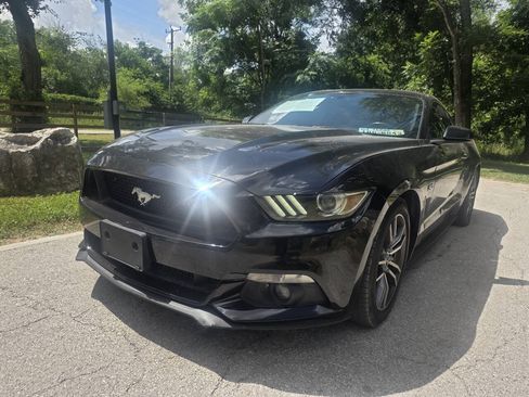 Used 2015 Ford Mustang GT RWD image 10