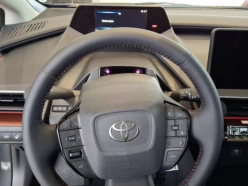 New 2026 Toyota Prius Plug-In Hybrid FWD image 11
