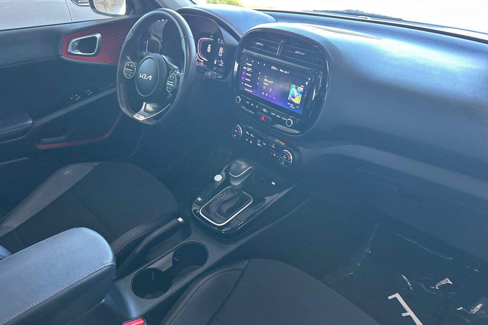 Used 2023 Kia Soul GT-Line FWD image 15
