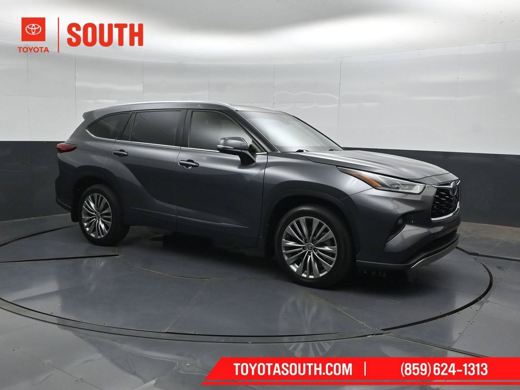 Used 2020 Toyota Highlander Platinum AWD/4WD image 1