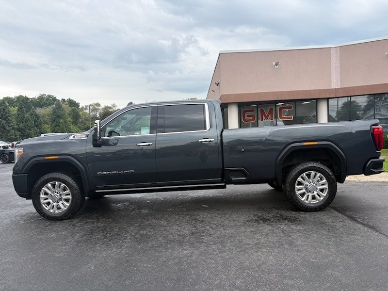Used 2021 GMC Sierra 3500 Denali w/ Denali Ultimate Package AWD/4WD image 2