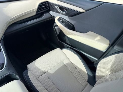 Used 2025 Subaru Outback Premium image 16