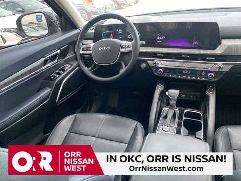 Used 2024 Kia Telluride EX w/ EX Captain's Chair Package image 21