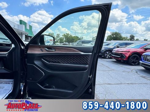 Used 2021 Jeep Grand Cherokee L Summit w/ Luxury Tech Group V AWD/4WD image 64