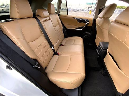 Used 2022 Toyota RAV4 XLE Premium FWD image 19