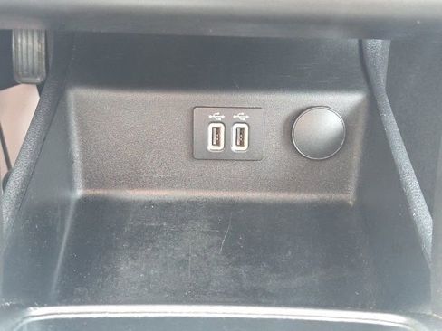 Used 2020 Ford Fusion SE image 31