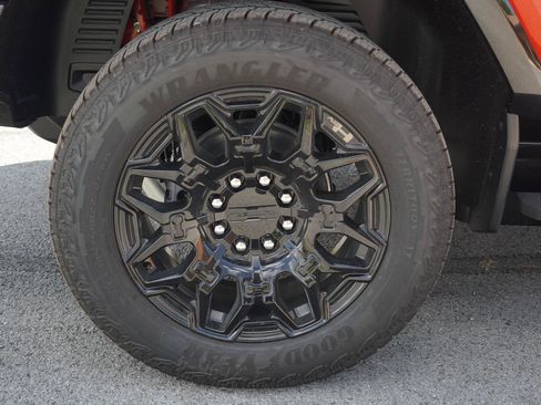 New 2025 GMC Hummer EV 2X w/ LPO, Dark Essentials Package image 13