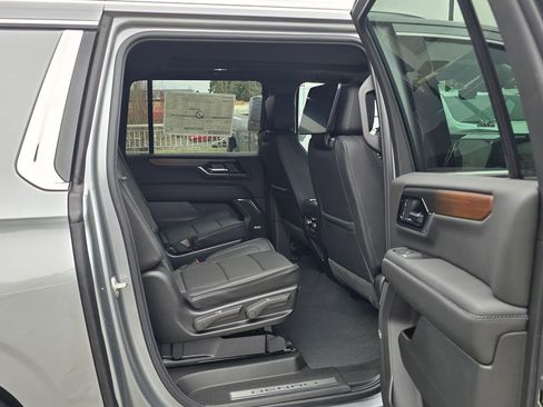 New 2026 GMC Yukon XL Denali w/ Denali Reserve Package image 12