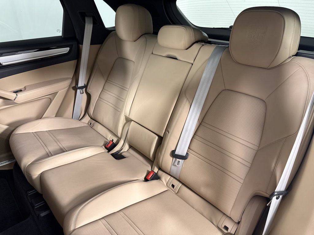 Certified 2023 Porsche Cayenne S Platinum w/ Premium Package Plus AWD/4WD image 22