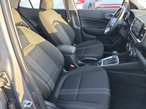 Certified 2025 Hyundai Venue SEL FWD image 22