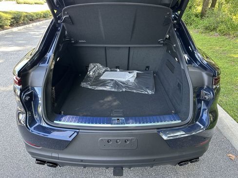 New 2025 Porsche Cayenne Coupe image 28