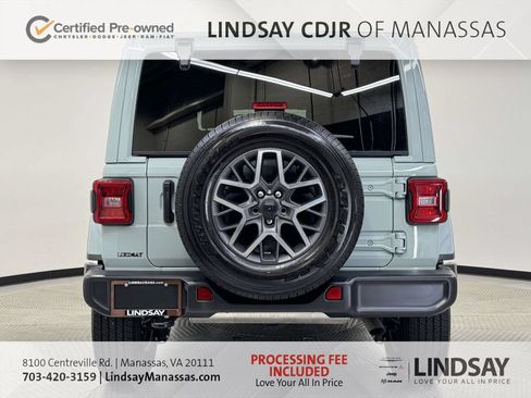Used 2024 Jeep Wrangler Unlimited Sahara w/ Technology Group AWD/4WD image 8
