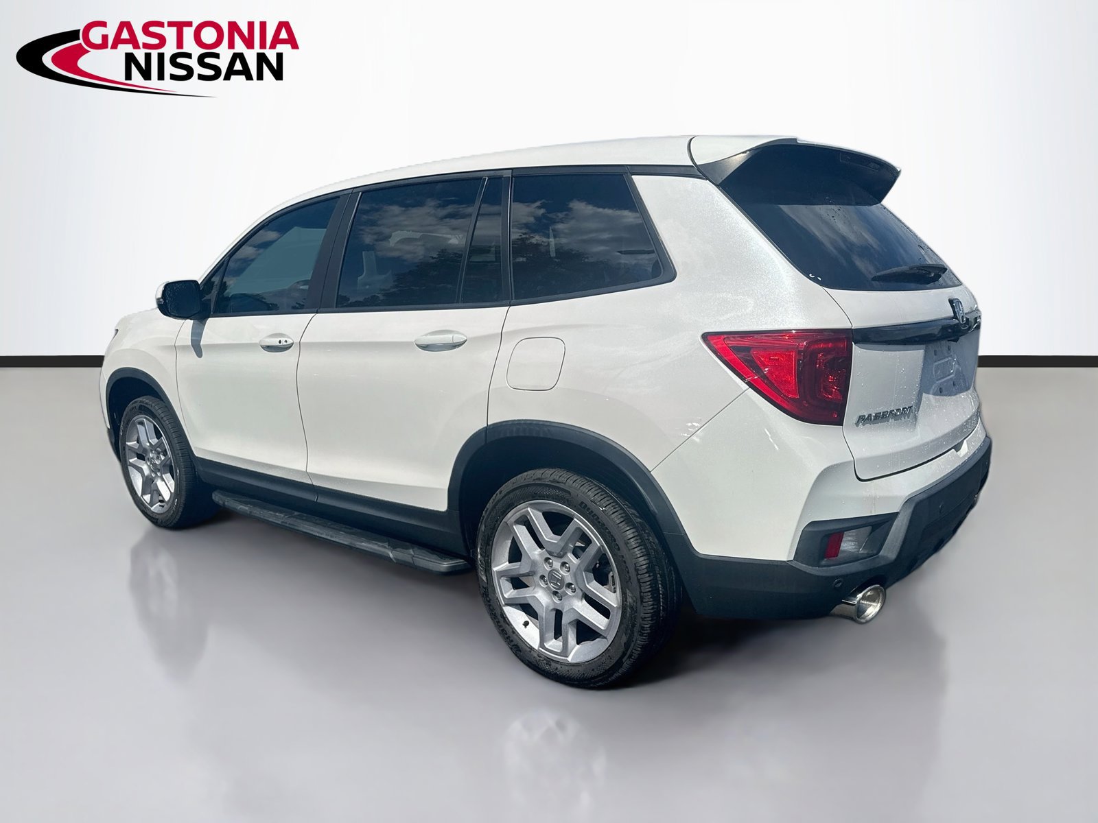 Used 2024 Honda Passport EX-L image 6