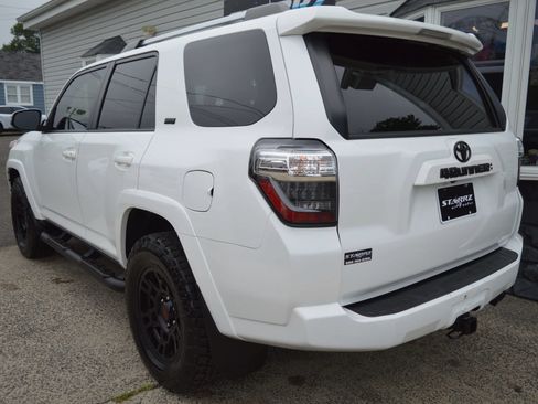 Used 2023 Toyota 4Runner SR5 Premium w/ Moonroof Package RWD image 3
