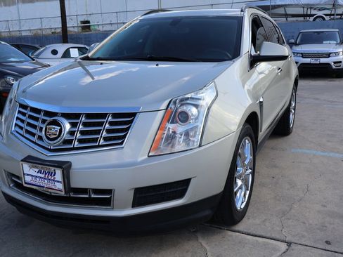 Used 2013 Cadillac SRX FWD image 3