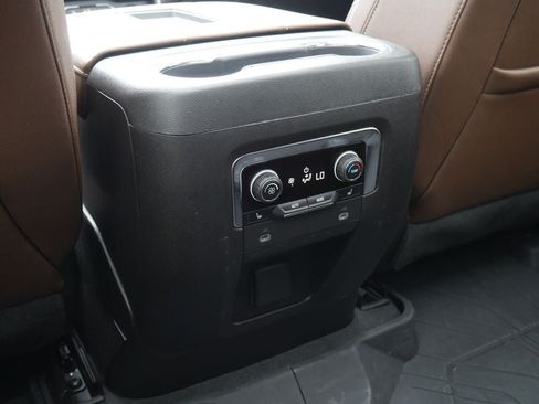 Used 2023 Chevrolet Tahoe High Country w/ Premium Package AWD/4WD image 31