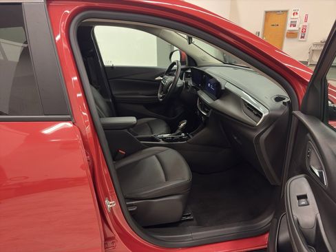 Used 2024 Buick Encore GX Sport Touring image 19