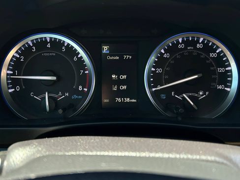 Used 2019 Toyota Highlander SE w/ Carpet Mat Package (TMS) FWD image 25
