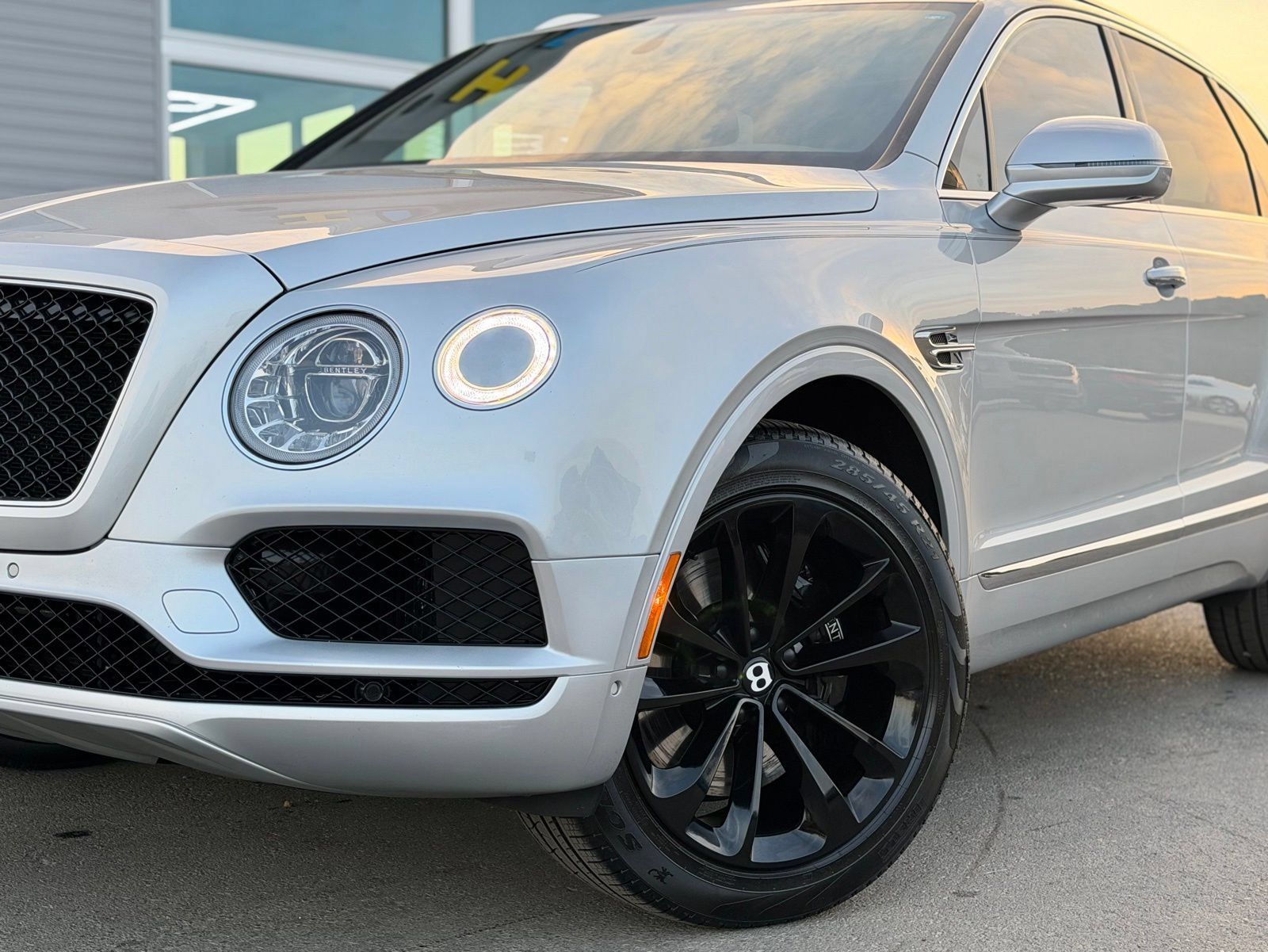 Used 2019 Bentley Bentayga AWD/4WD image 66