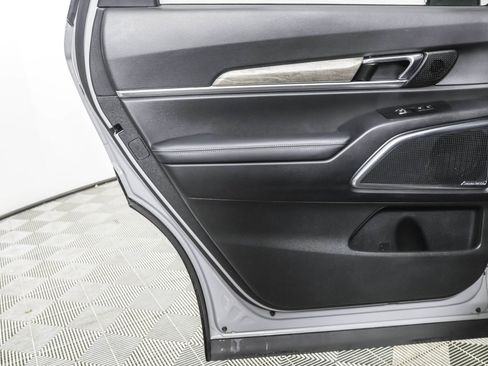 Used 2022 Kia Telluride SX w/ SX Prestige Package image 44