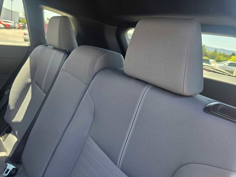 Used 2024 Toyota Corolla Cross AWD Hybrid w/ Moonroof Package image 19
