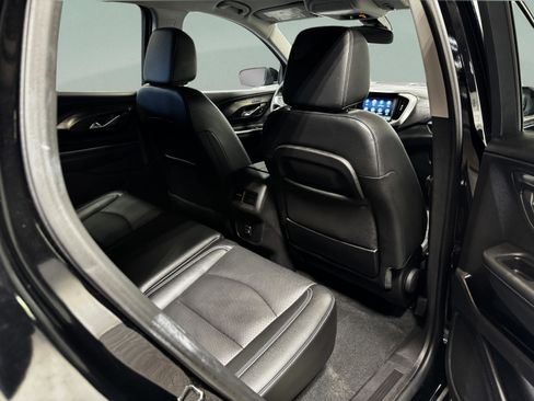 Used 2024 GMC Terrain SLT image 21